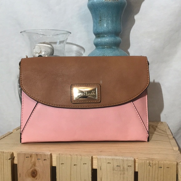 Simply Noelle Handbags - Simply Noelle Pink envelope crossbody